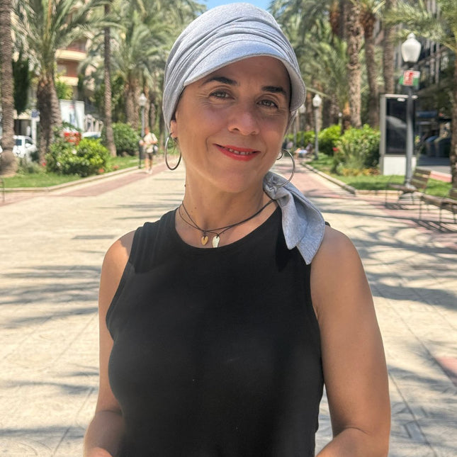 Gorra Oncológica Carla Bedia | Nala Gris Claro