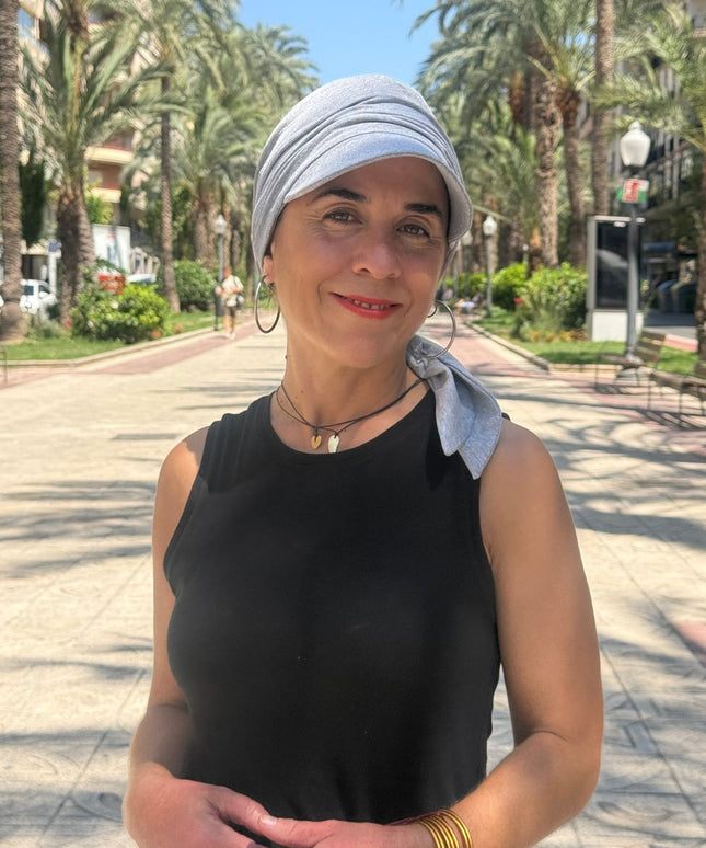 Gorra Oncológica Carla Bedia | Nala Gris Claro