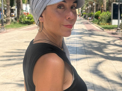 Gorra Oncológica Carla Bedia | Nala Gris Claro