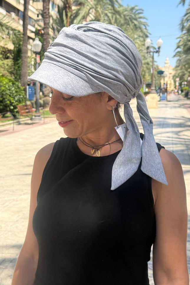 Gorra Oncológica Carla Bedia | Nala Gris Claro