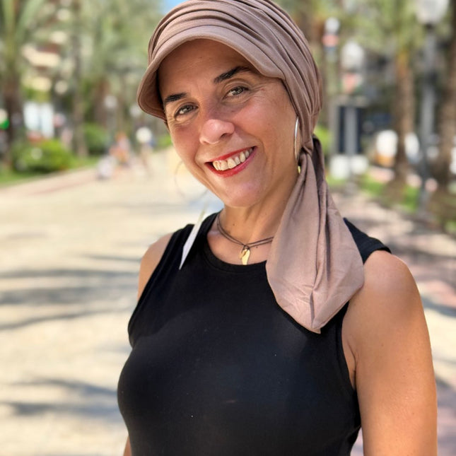 Gorra Oncológica Carla Bedia | Nala Taupe