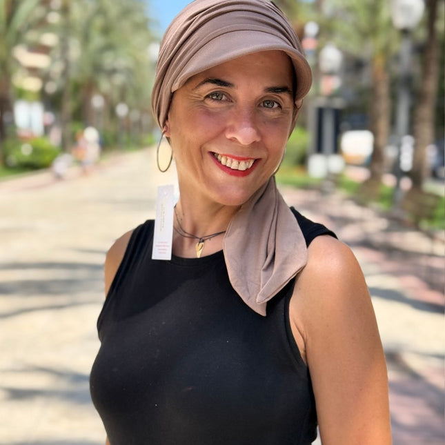 Gorra Oncológica Carla Bedia | Nala Taupe