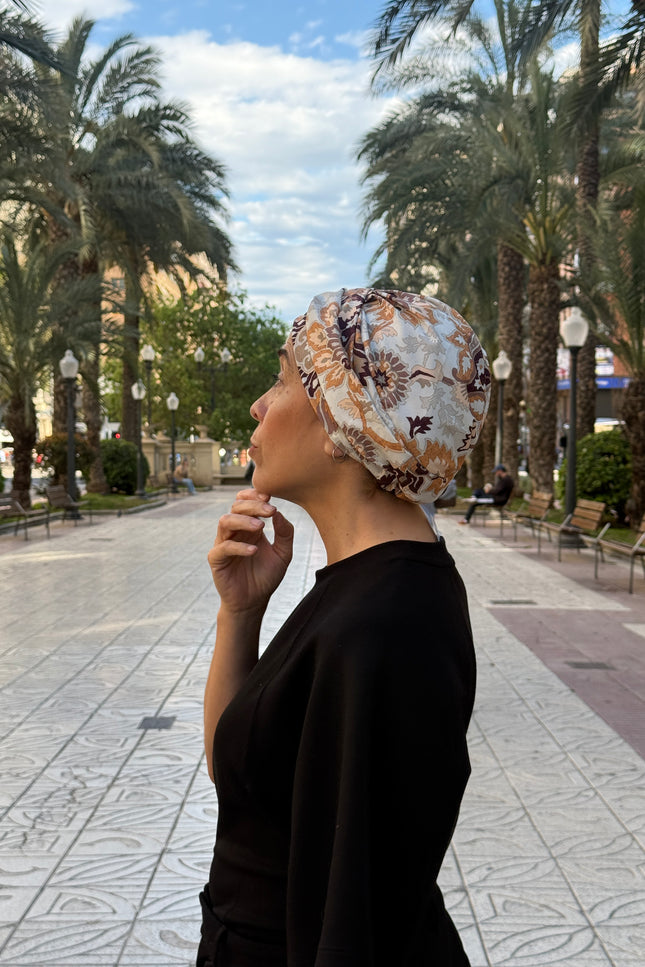 Pañuelo Oncológico Carla Bedia | Sue Floral Tierra