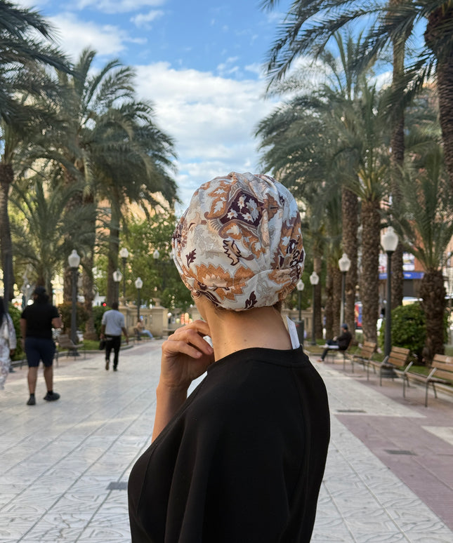 Pañuelo Oncológico Carla Bedia | Sue Floral Tierra