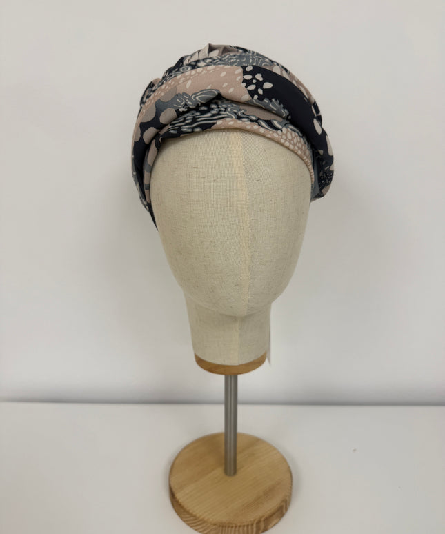 Pañuelo Oncológico Carla Bedia | Sue Abstract Beige Azul