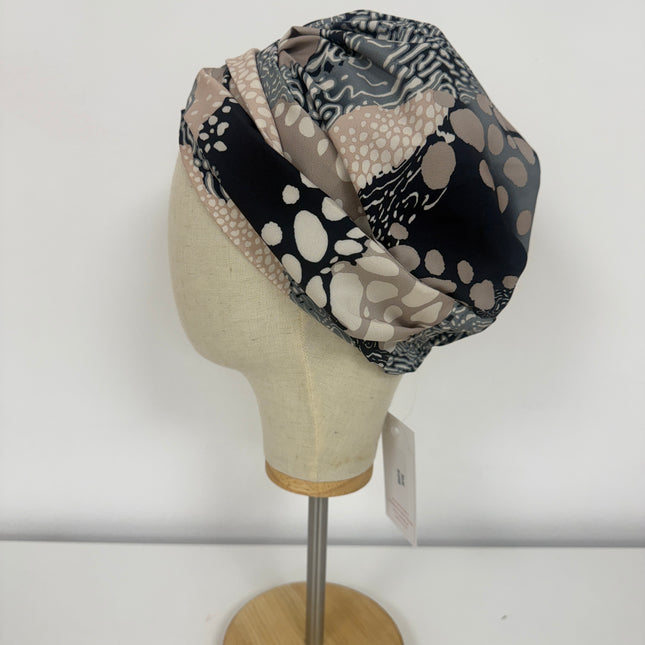 Pañuelo Oncológico Carla Bedia | Sue Abstract Beige Azul
