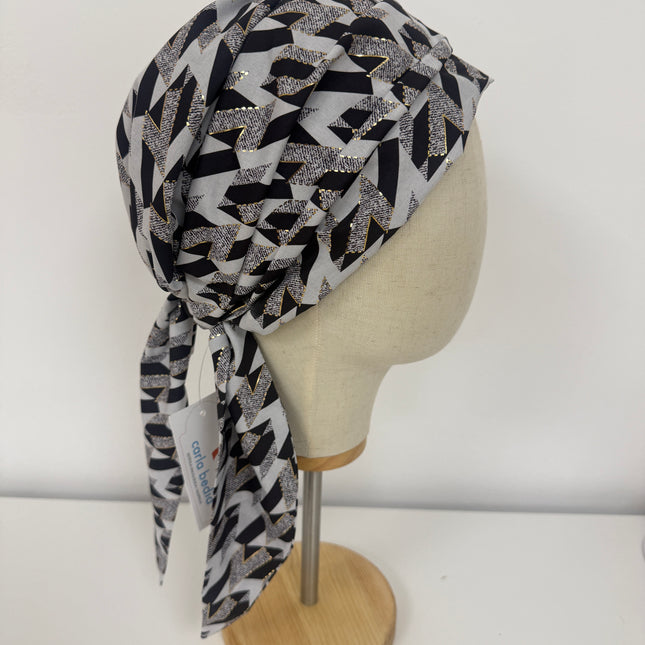 Pañuelo Oncológico Carla Bedia | Zoe Silk Geométrico Plata