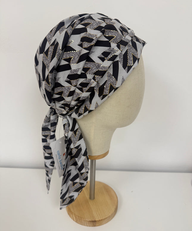 Pañuelo Oncológico Carla Bedia | Zoe Silk Geométrico Plata
