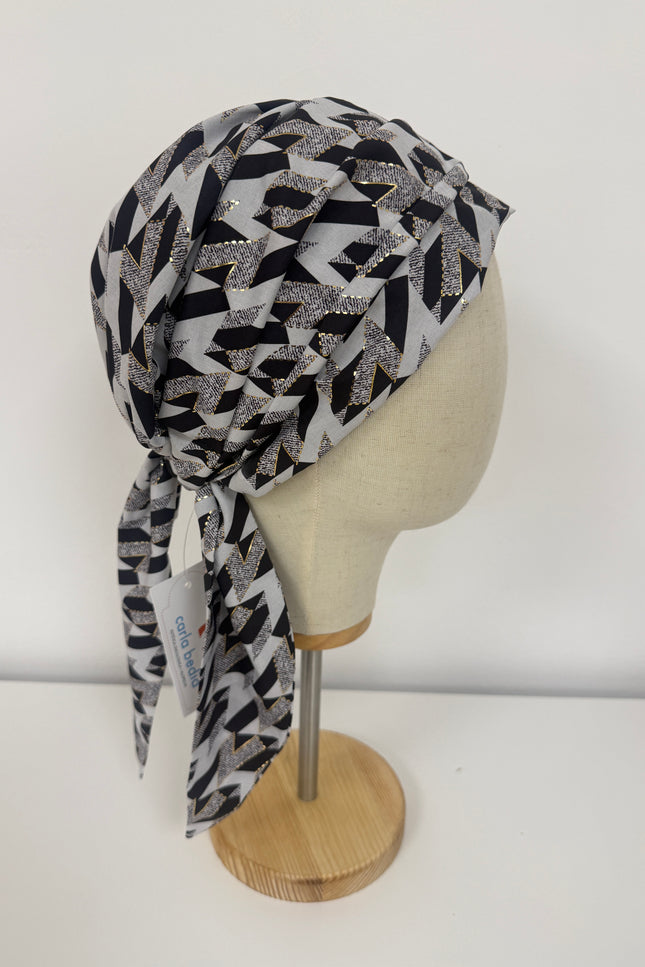 Pañuelo Oncológico Carla Bedia | Zoe Silk Geométrico Plata