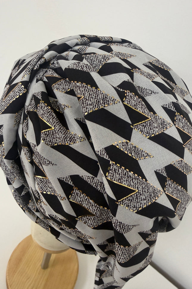 Pañuelo Oncológico Carla Bedia | Zoe Silk Geométrico Plata