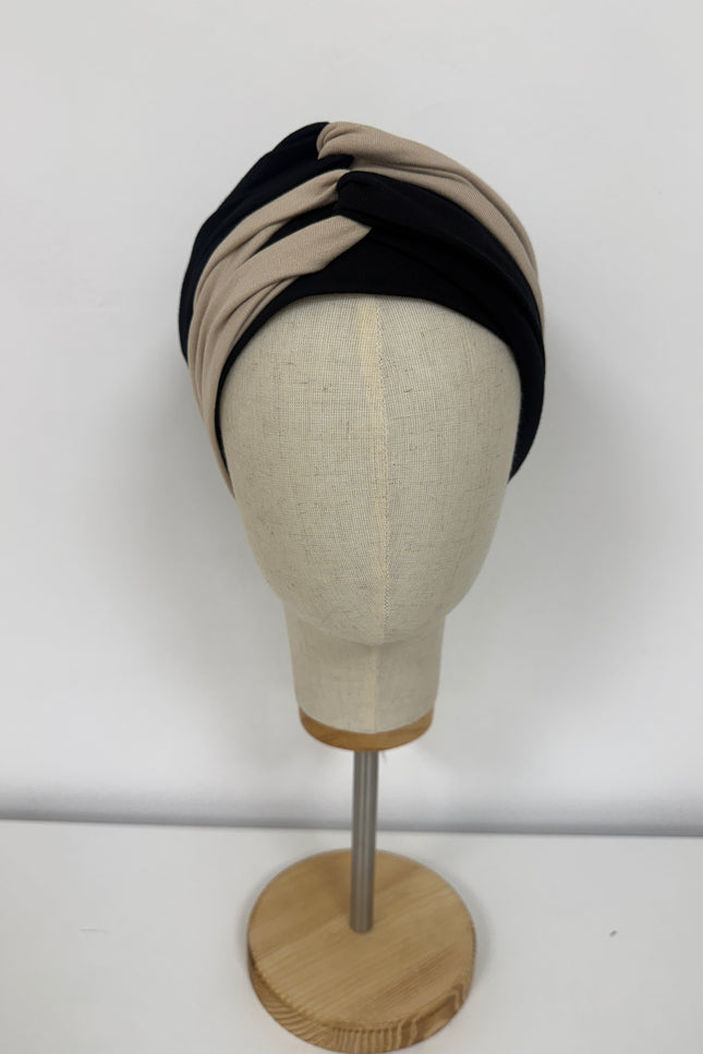 Pañuelo Oncológico Carla Bedia | Gala Negro Arena