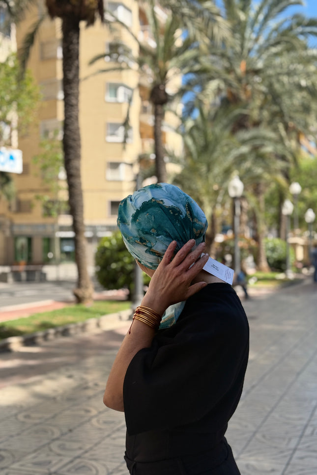 Pañuelo Oncológico Carla Bedia | Zoe Silk Mármol Azul