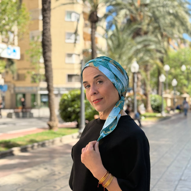 Pañuelo Oncológico Carla Bedia | Zoe Silk Mármol Azul