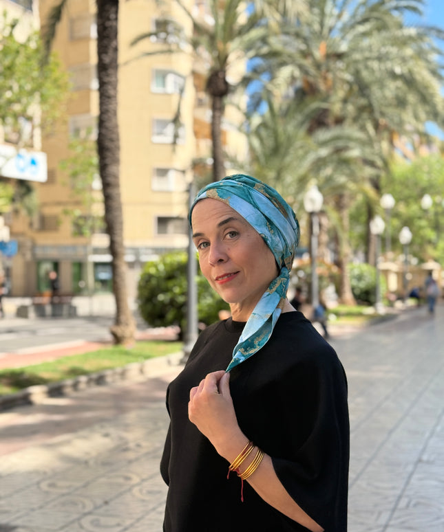 Pañuelo Oncológico Carla Bedia | Zoe Silk Mármol Azul