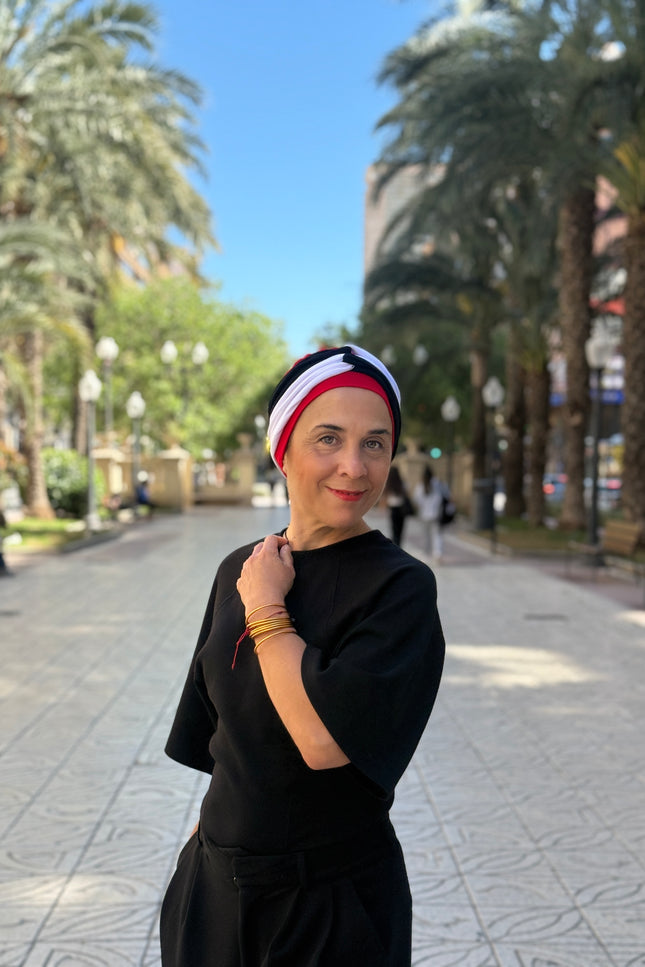 Pañuelo Oncológico Carla Bedia | Gala Tricolor Rojo Marino