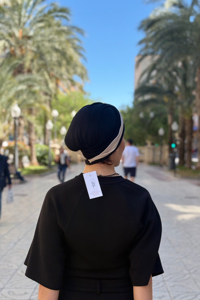 Pañuelo Oncológico Carla Bedia | Gala Negro Arena