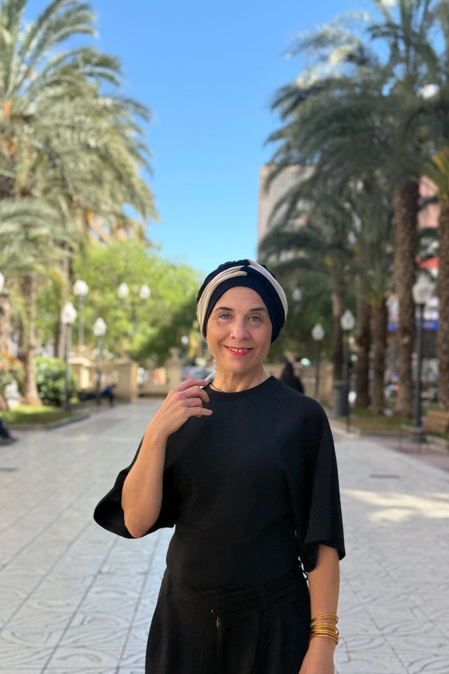 Pañuelo Oncológico Carla Bedia | Gala Negro Arena