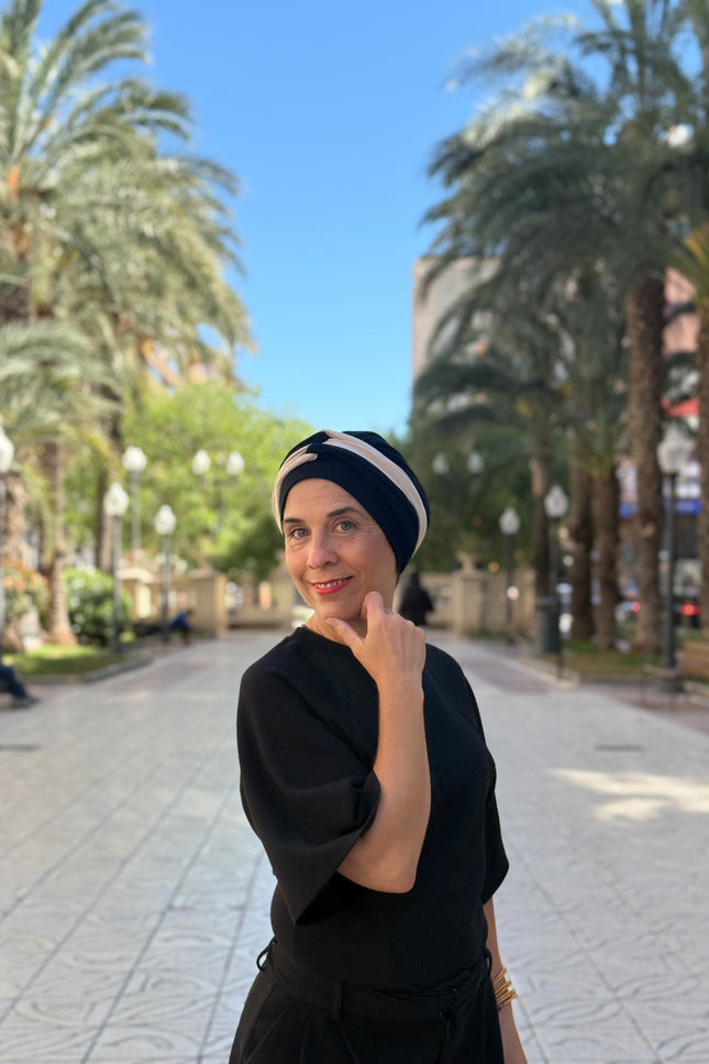 Pañuelo Oncológico Carla Bedia | Gala Negro Arena