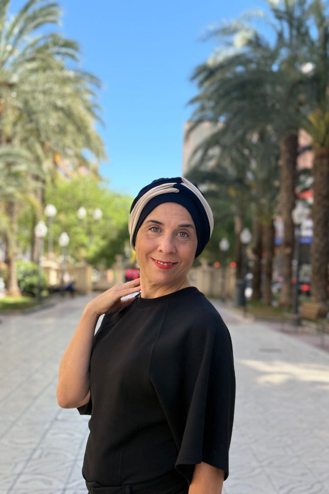 Pañuelo Oncológico Carla Bedia | Gala Negro Arena