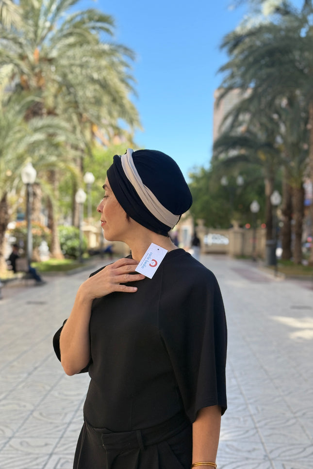 Pañuelo Oncológico Carla Bedia | Gala Negro Arena