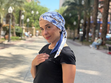 Pañuelo Oncológico Carla Bedia | Zoe Bambú Flores Azul Mostaza