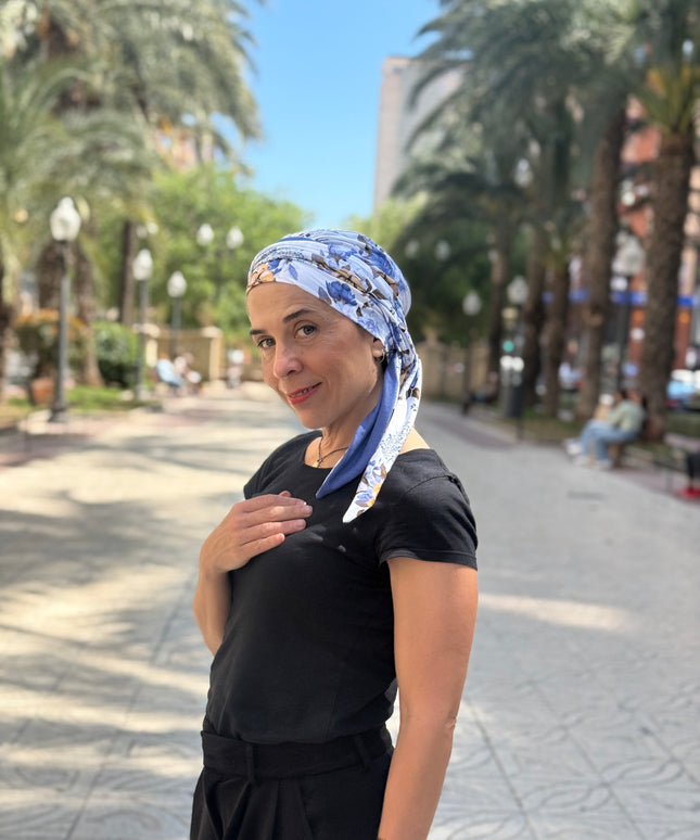 Pañuelo Oncológico Carla Bedia | Zoe Bambú Flores Azul Mostaza
