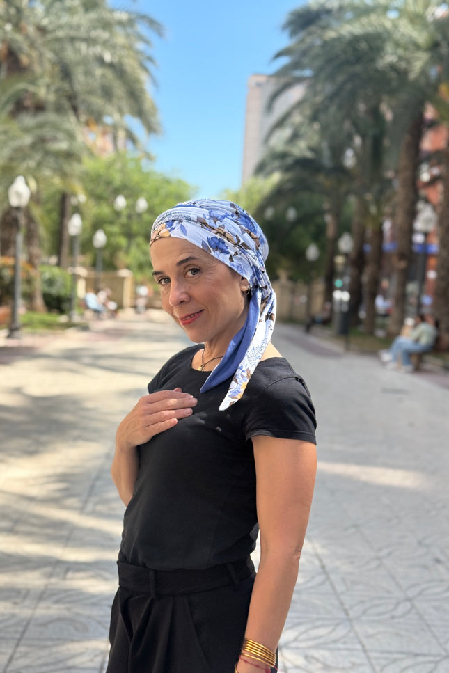 Pañuelo Oncológico Carla Bedia | Zoe Bambú Flores Azul Mostaza