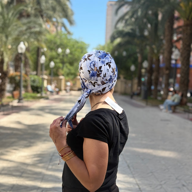 Pañuelo Oncológico Carla Bedia | Zoe Bambú Flores Azul Mostaza