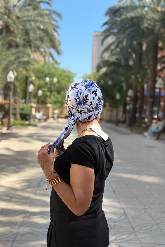 Pañuelo Oncológico Carla Bedia | Zoe Bambú Flores Azul Mostaza