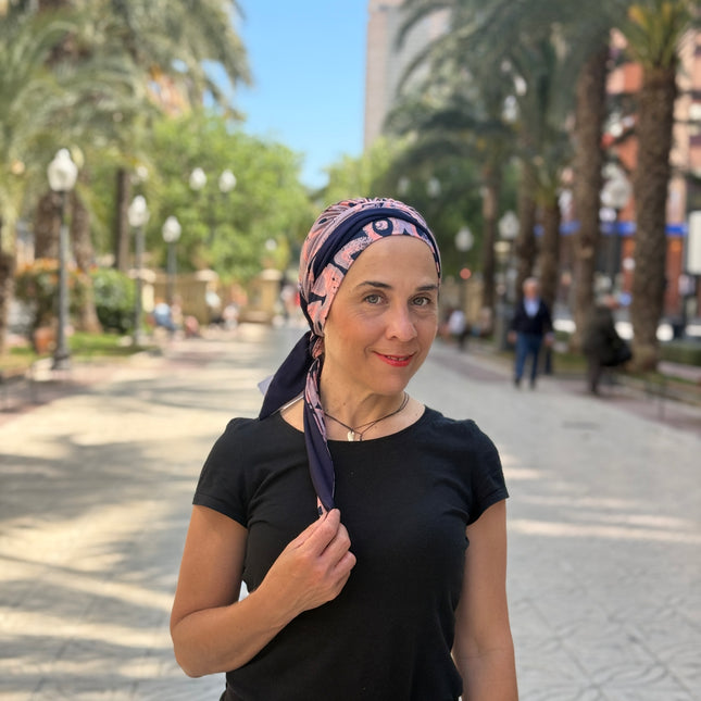 Pañuelo Oncológico Carla Bedia | Zoe Bambú Abstrac Coral Navy