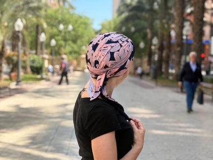 Pañuelo Oncológico Carla Bedia | Zoe Bambú Abstrac Coral Navy