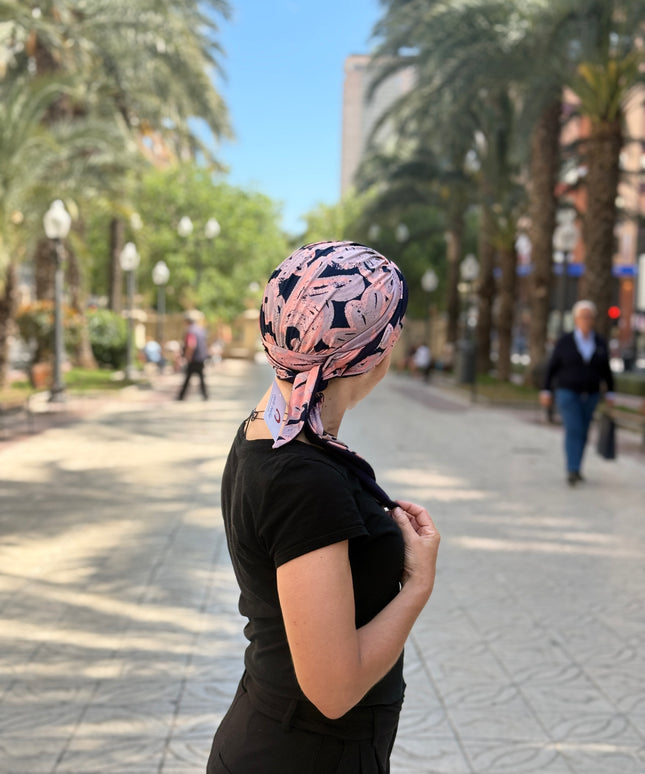 Pañuelo Oncológico Carla Bedia | Zoe Bambú Abstrac Coral Navy