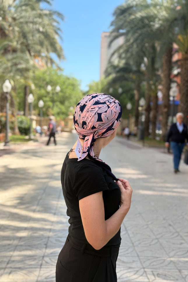 Pañuelo Oncológico Carla Bedia | Zoe Bambú Abstrac Coral Navy