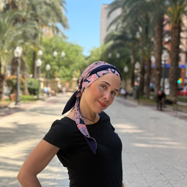 Pañuelo Oncológico Carla Bedia | Zoe Bambú Abstrac Coral Navy