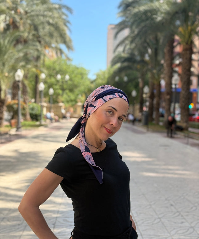 Pañuelo Oncológico Carla Bedia | Zoe Bambú Abstrac Coral Navy