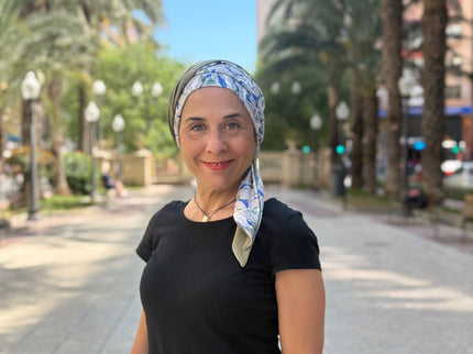 Pañuelo Oncológico Carla Bedia | Zoe Bambú Hojas Azul Caqui