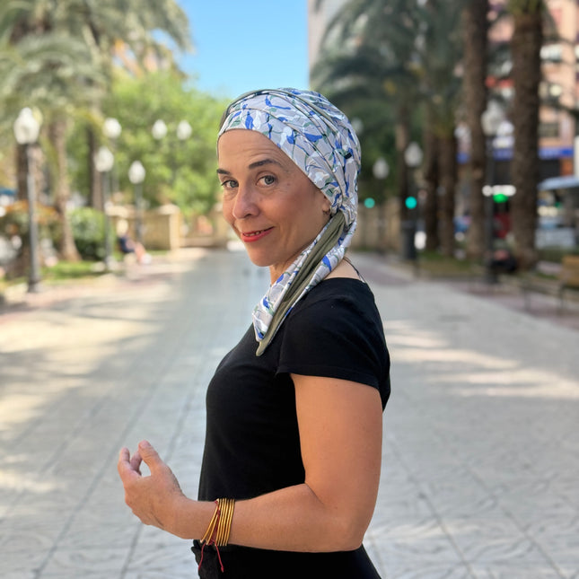 Pañuelo Oncológico Carla Bedia | Zoe Bambú Hojas Azul Caqui