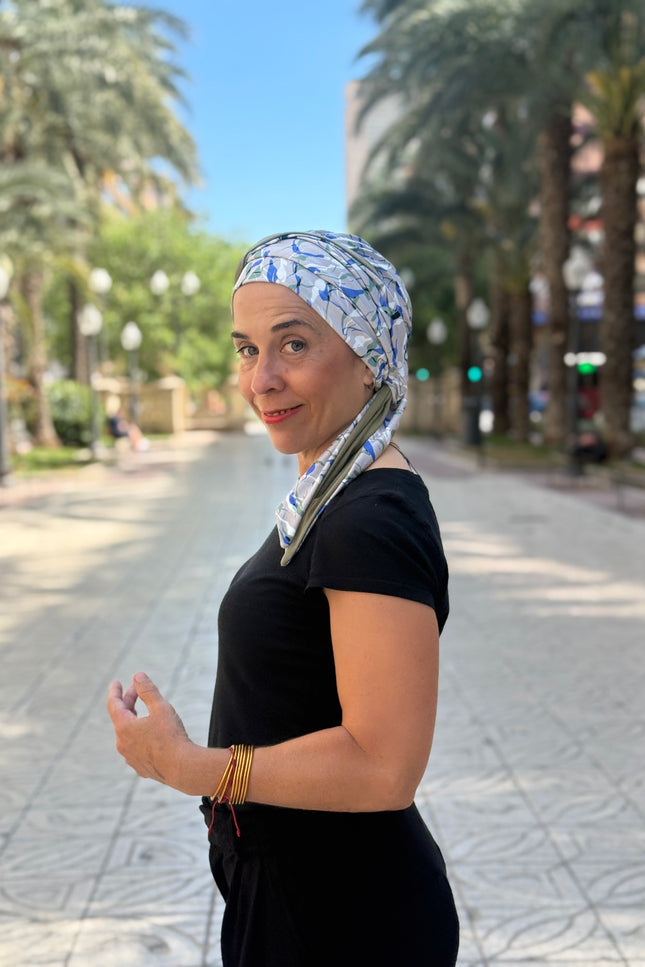 Pañuelo Oncológico Carla Bedia | Zoe Bambú Hojas Azul Caqui