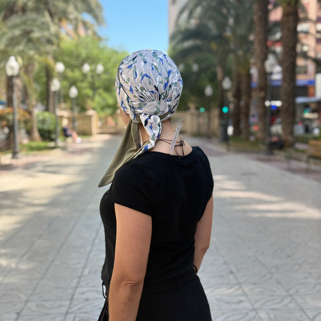 Pañuelo Oncológico Carla Bedia | Zoe Bambú Hojas Azul Caqui