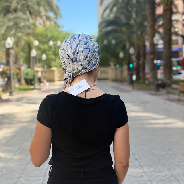 Pañuelo Oncológico Carla Bedia | Zoe Bambú Hojas Azul Caqui
