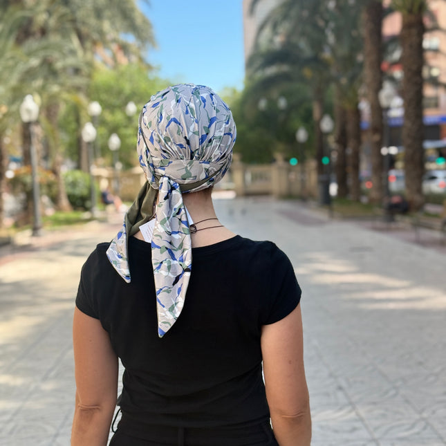 Pañuelo Oncológico Carla Bedia | Zoe Bambú Hojas Azul Caqui