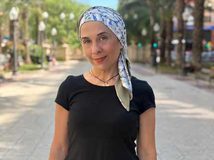 Pañuelo Oncológico Carla Bedia | Zoe Bambú Hojas Azul Caqui