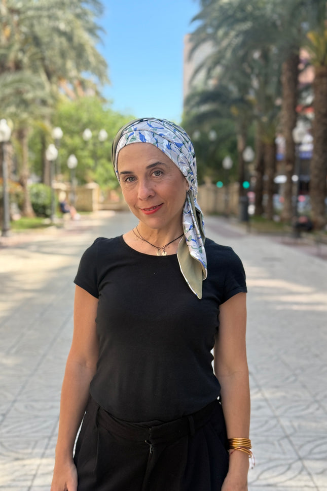 Pañuelo Oncológico Carla Bedia | Zoe Bambú Hojas Azul Caqui