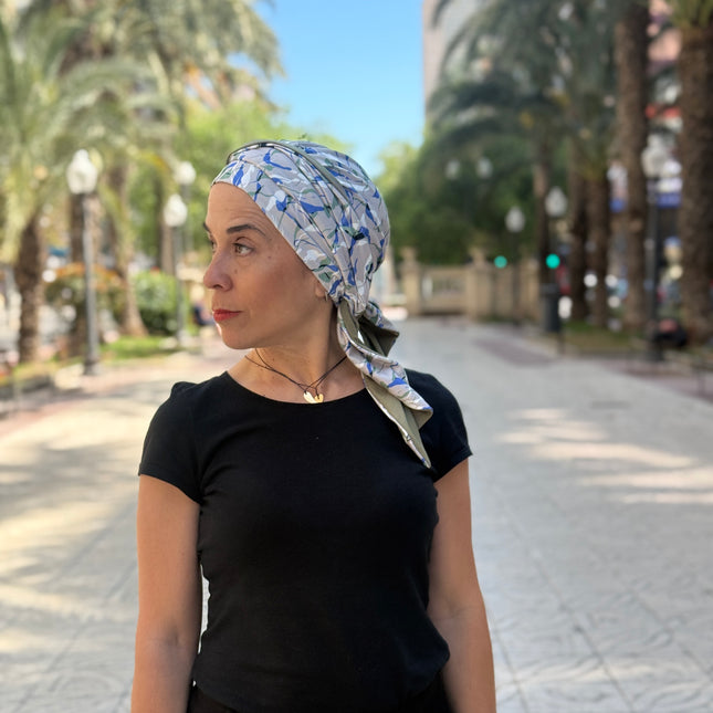 Pañuelo Oncológico Carla Bedia | Zoe Bambú Hojas Azul Caqui