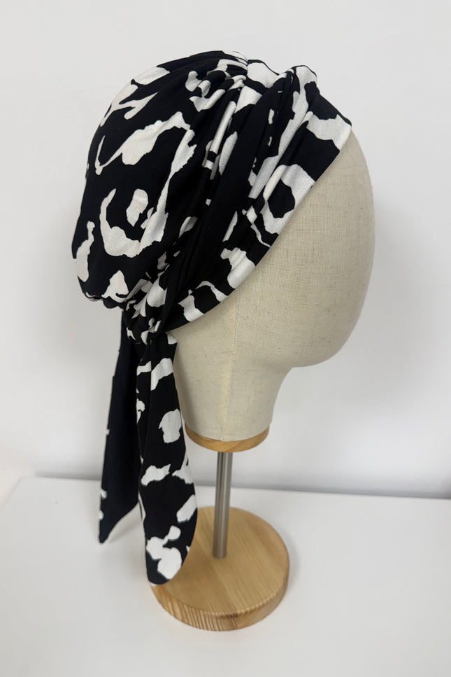 Pañuelo Oncológico Carla Bedia | Zoe Bambú Animal Blanco y Negro