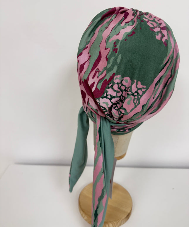 Pañuelo Oncológico Carla Bedia | Zoe Bambú Animal Pink Green