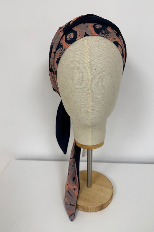 Pañuelo Oncológico Carla Bedia | Zoe Bambú Abstrac Coral Navy