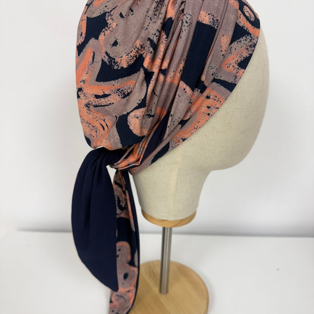 Pañuelo Oncológico Carla Bedia | Zoe Bambú Abstrac Coral Navy