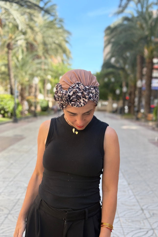 Pañuelo Oncológico Carla Bedia | Lara Marrón Animal Print