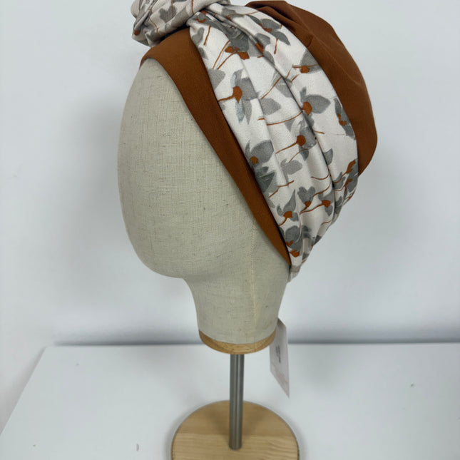 Pañuelo Oncológico Carla Bedia | Lara Cognac Floral Gris